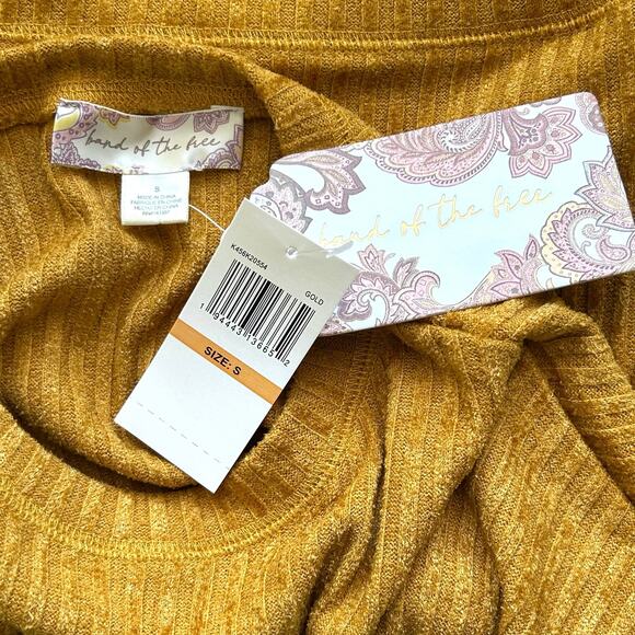 Band of the Free Russel Ribbed Velvet Sweater in Gold - Picture 7 of 9